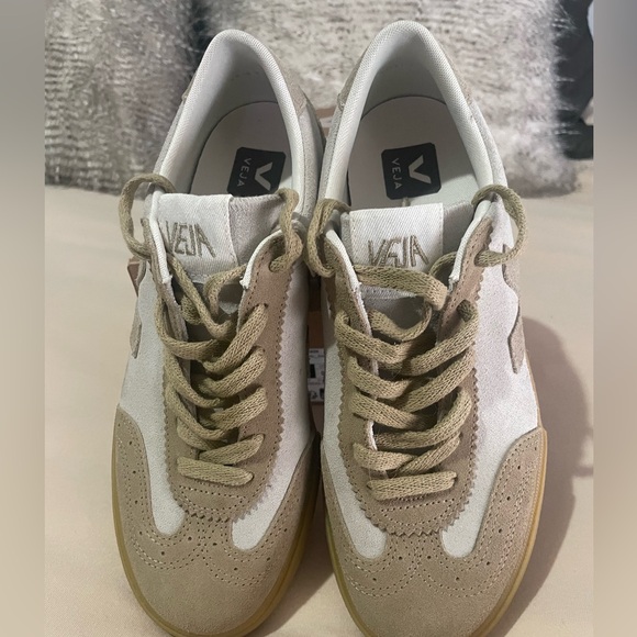Veja VOLLEY SUEDE NATURAL SAHARA US Size 9 - Picture 5 of 10